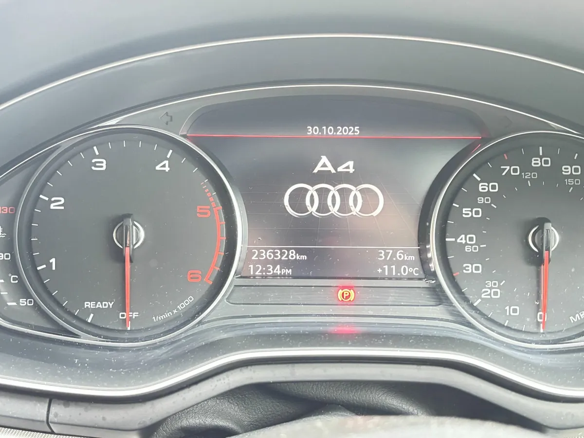 Audi A4 2017 - Image 2