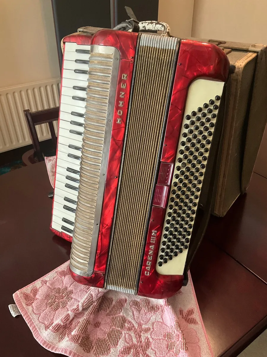 Honer full size 144 bass accordion - Image 4
