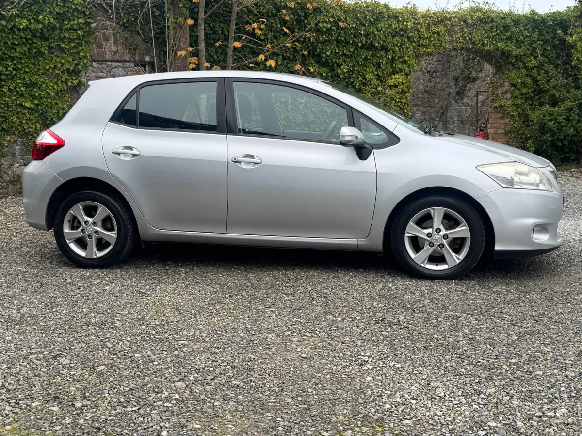 2010 Toyota Auris 1.4 D4D Previous Repair - Image 4