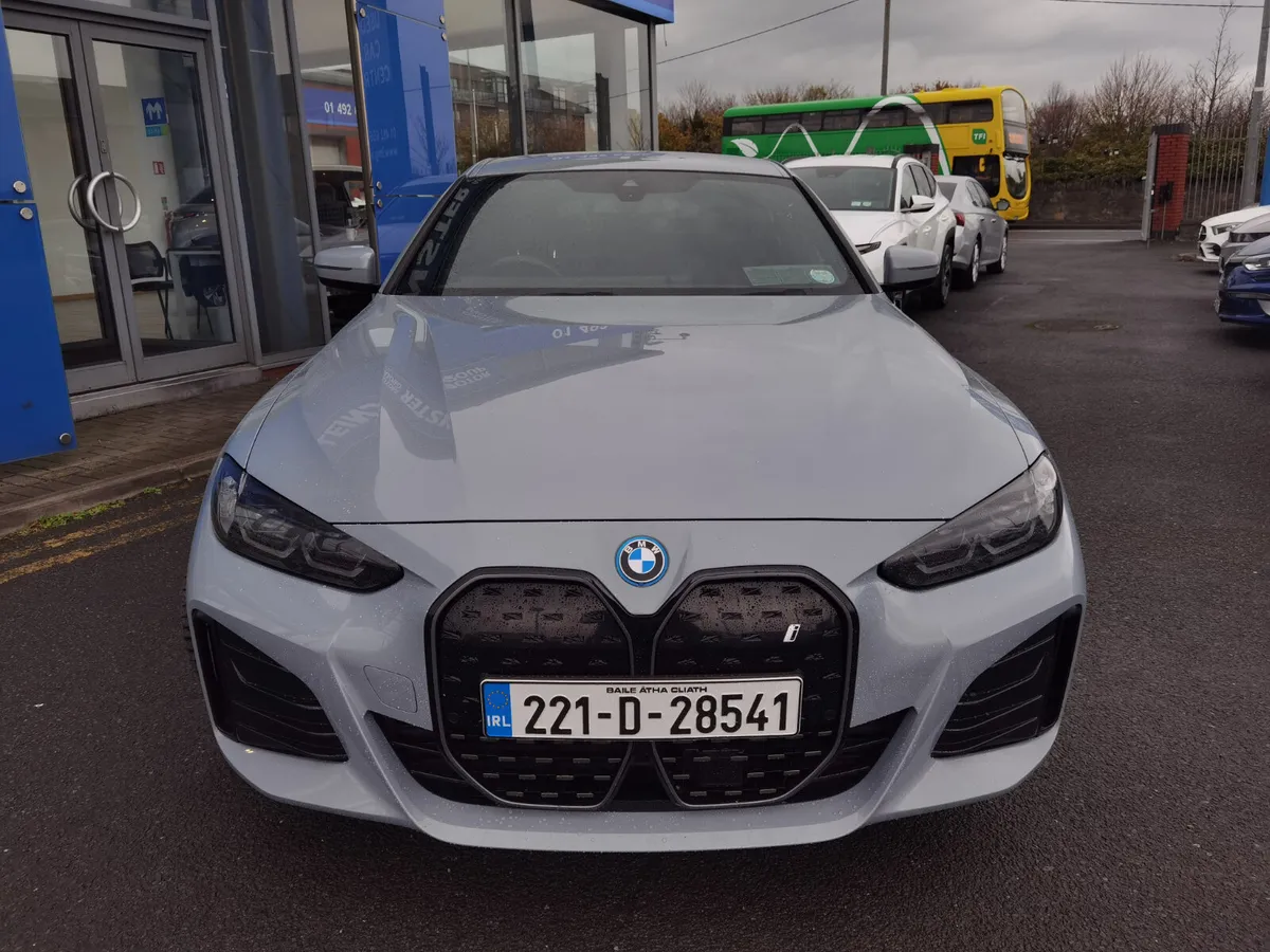 BMW I4 84KWH EDRIVE40 M SPORT **HARMON/KARDON** - Image 4