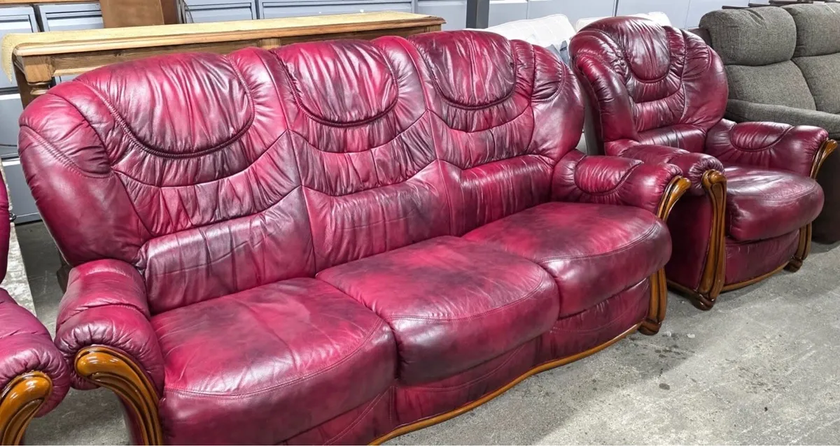 GENUINE LEATHER SUITE - Image 1
