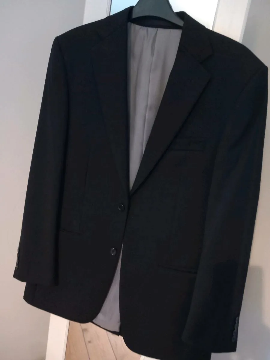 Man's suit size 38R - Image 1