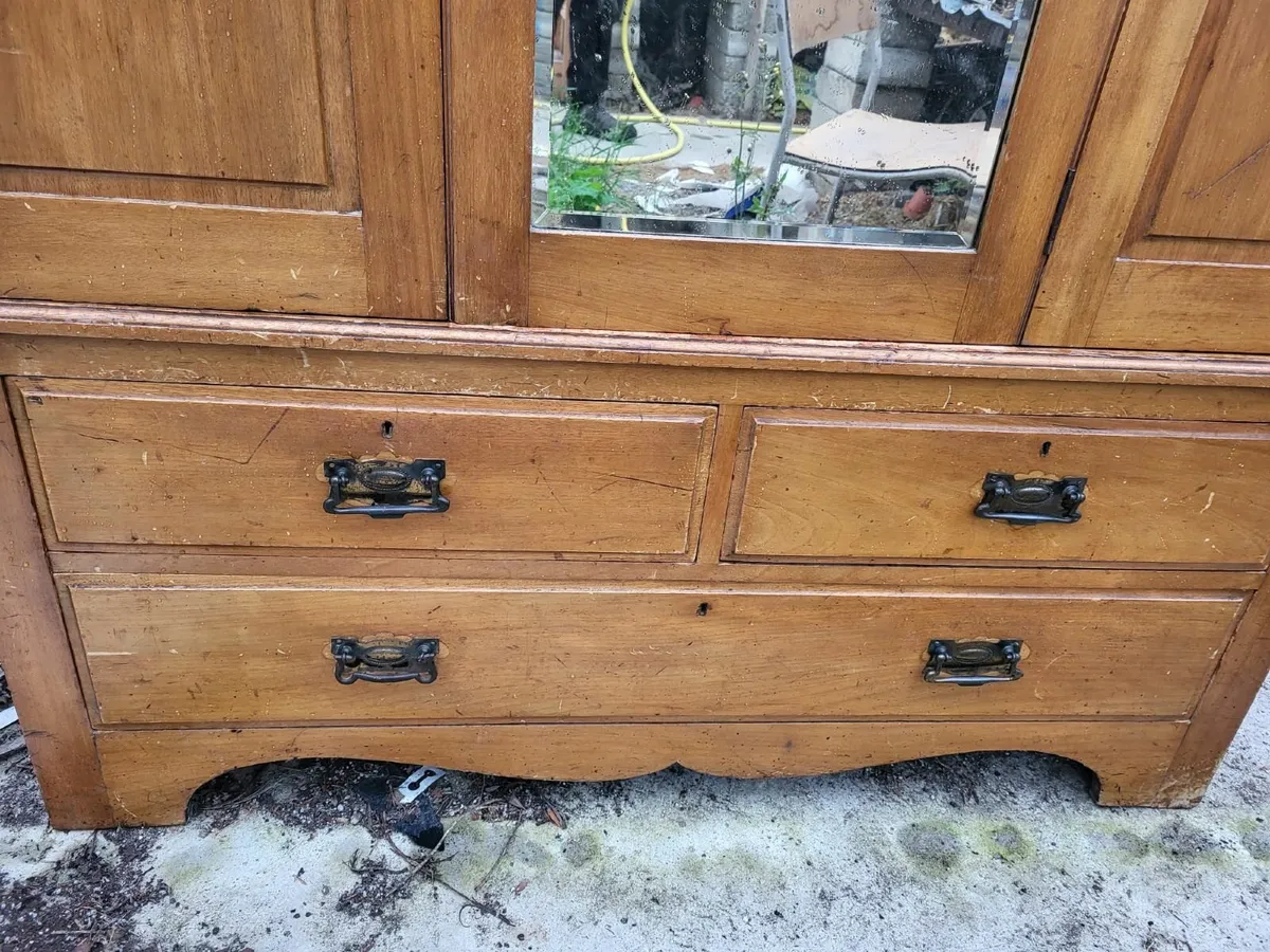 Vintage Wardrobe - Image 2