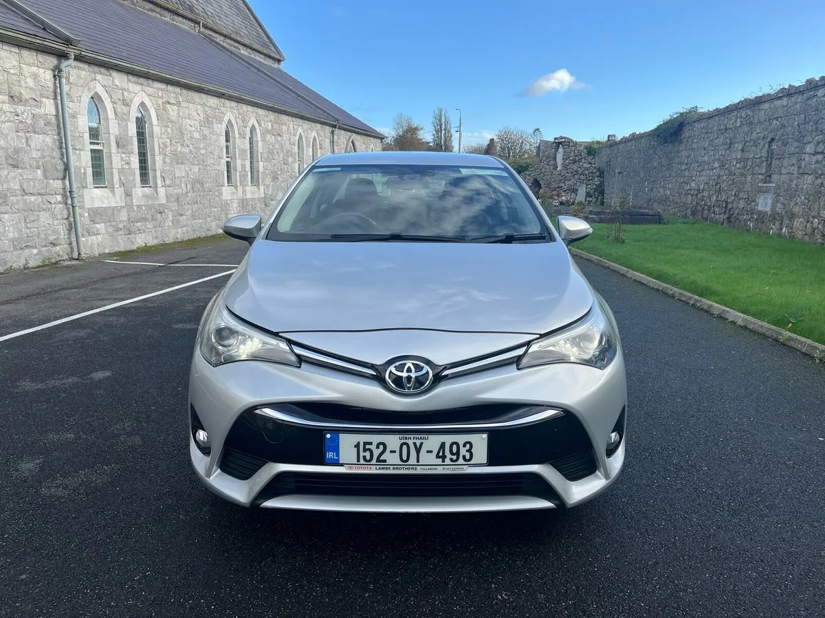 TOYOTA AVENSIS ONE OWNER ONLY 75 K - Image 2