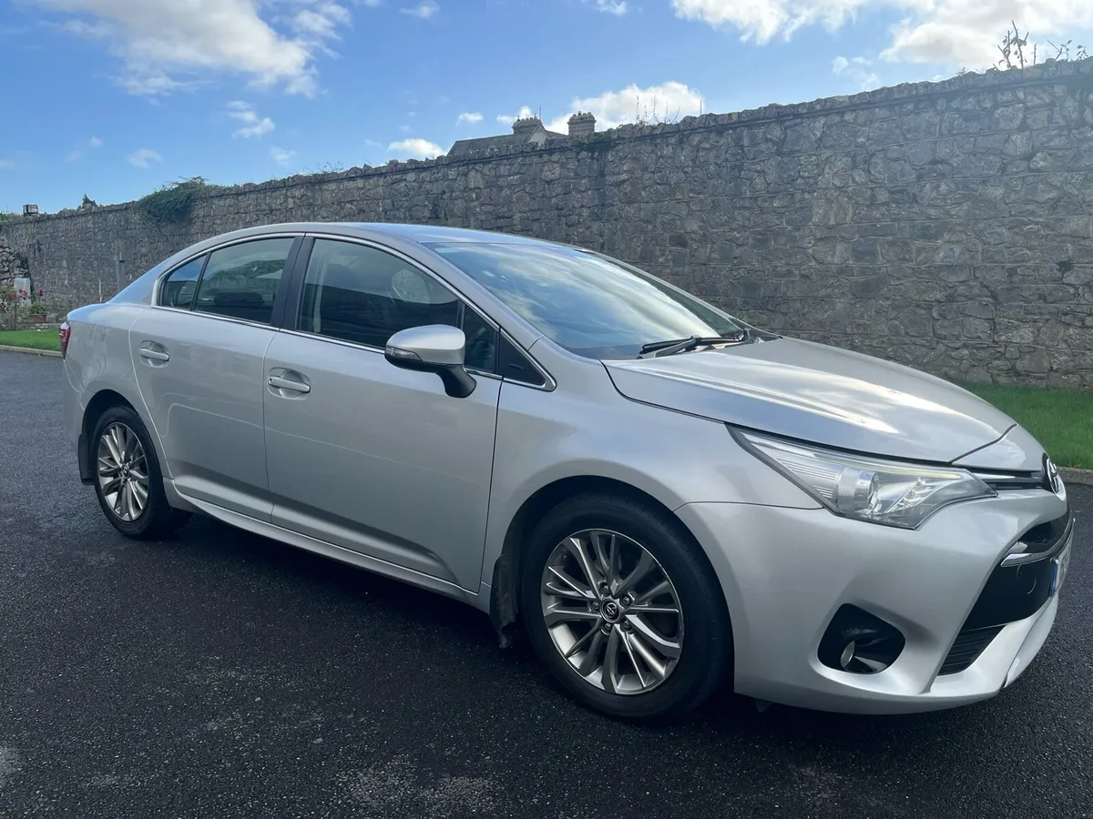 TOYOTA AVENSIS ONE OWNER ONLY 75 K - Image 3