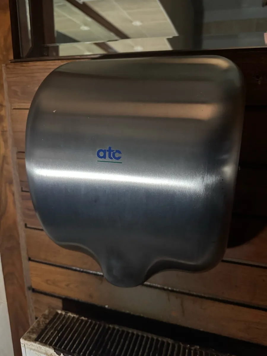 Hand dryers - Image 1