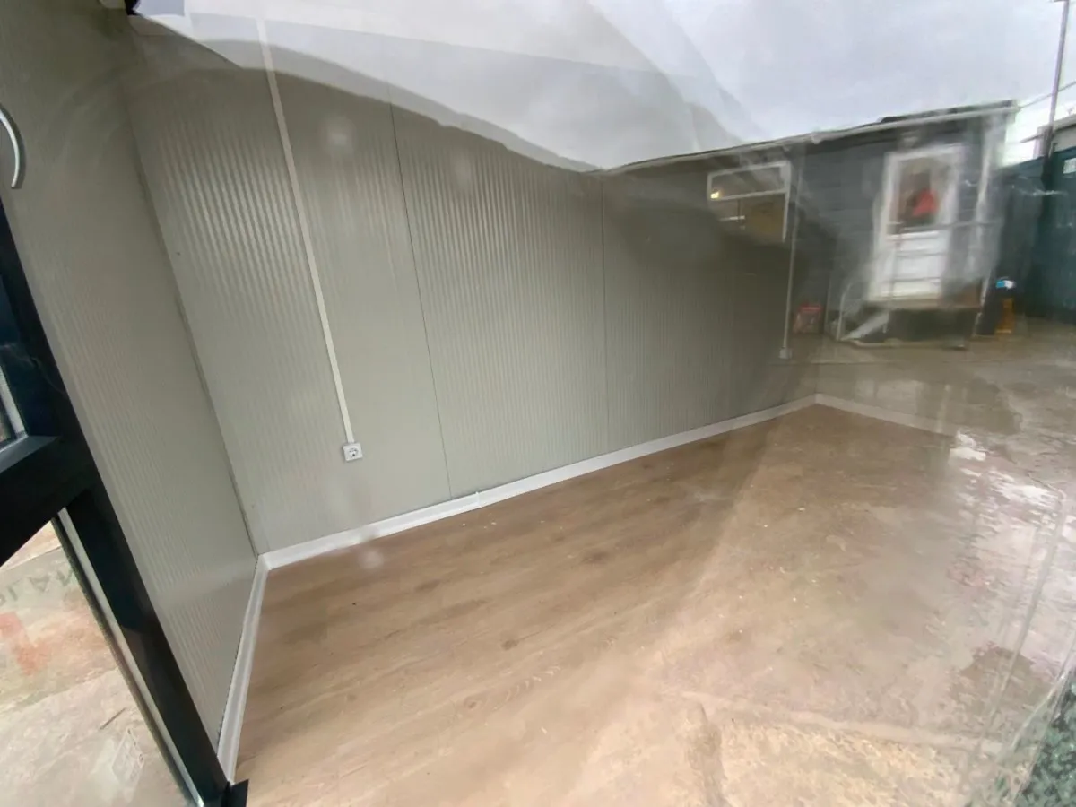 UNUSED HOME OFFICE / GARDEN ROOM......1019. - Image 3