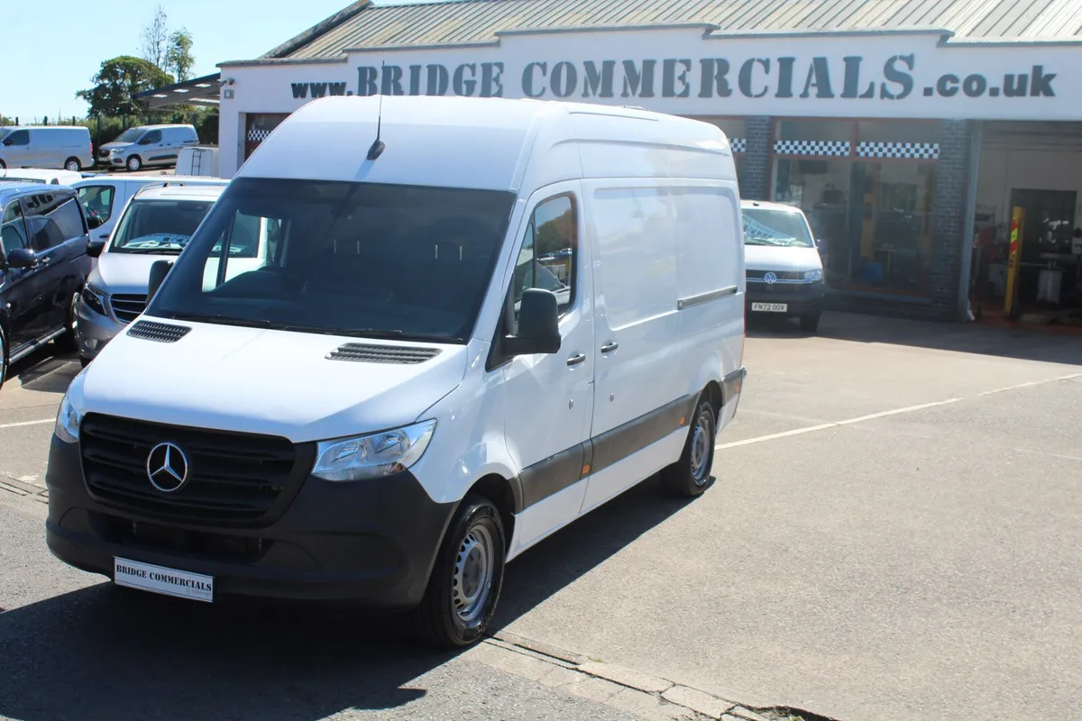 2021 Mercedes-Benz Sprinter 315 L2 Auto RWD - Image 1
