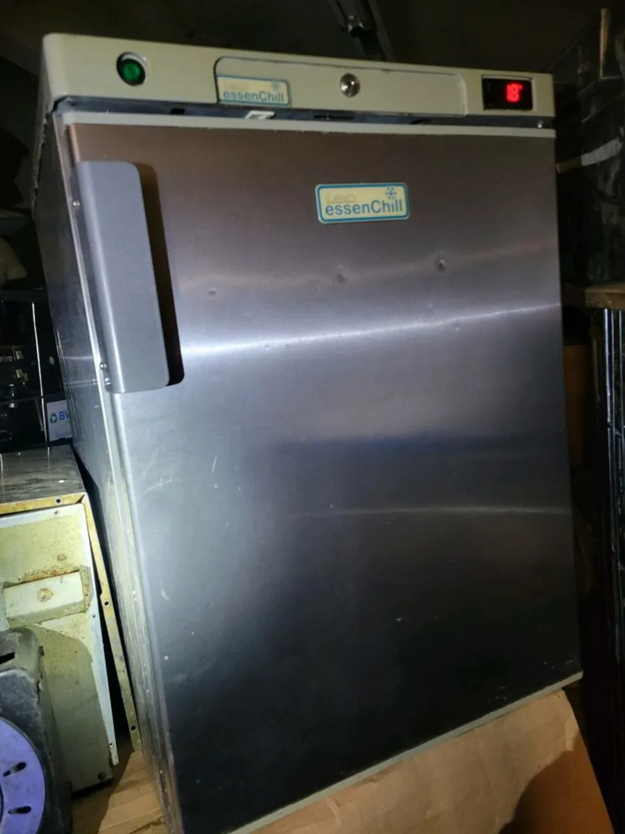 Fridge Undercounter Fridge LEC - Image 2