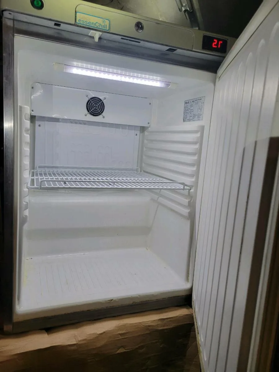 Fridge Undercounter Fridge LEC - Image 3