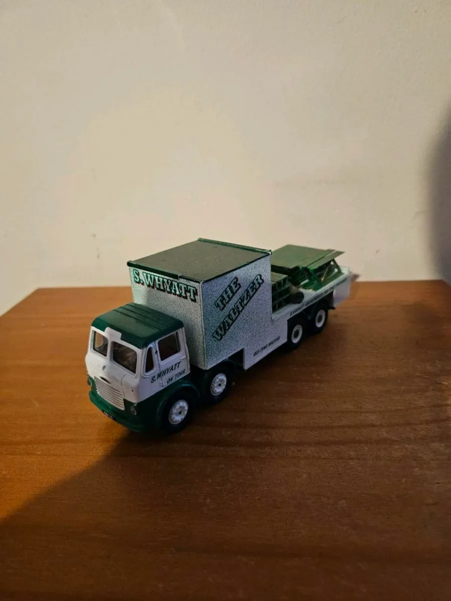 Corgi Circus Fair Ground Showmans Range Code3 Truc - Image 1