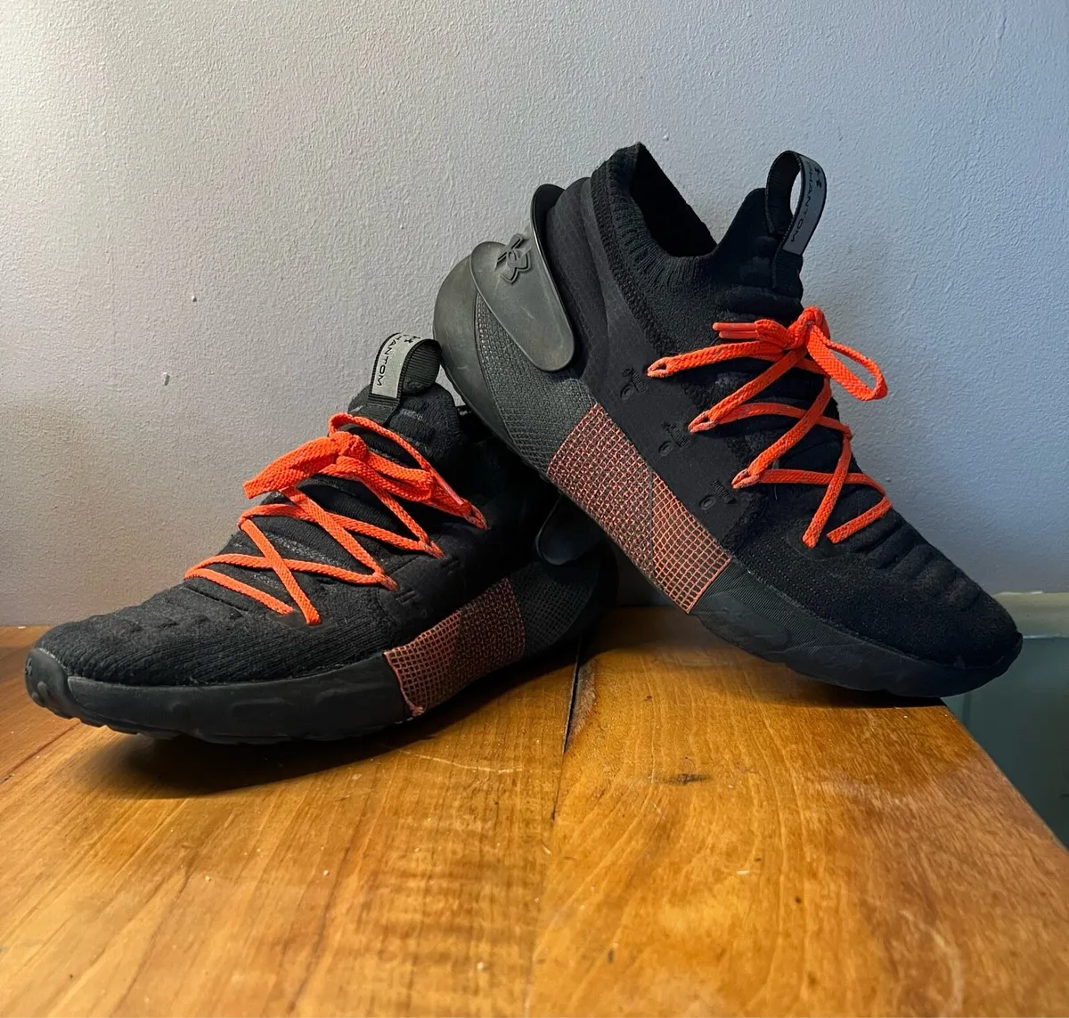 Basketball shoes - Image 1