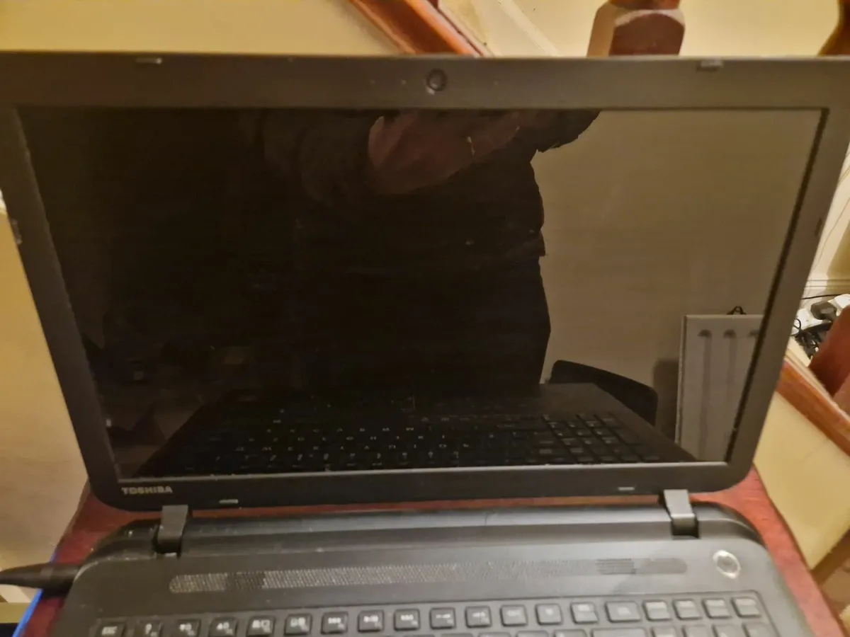 Toshiba Satellite C50-B-14Z Laptop, 4GB Ram 500GB - Image 2