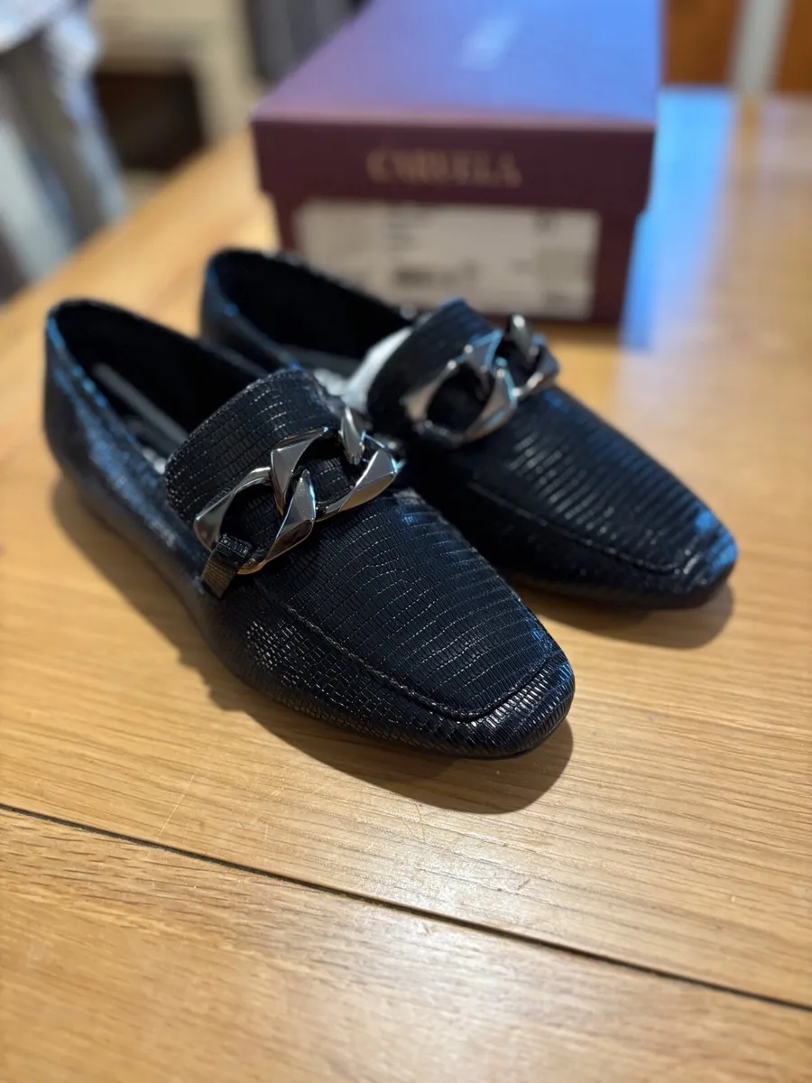 Beautiful designer shoes - Image 3