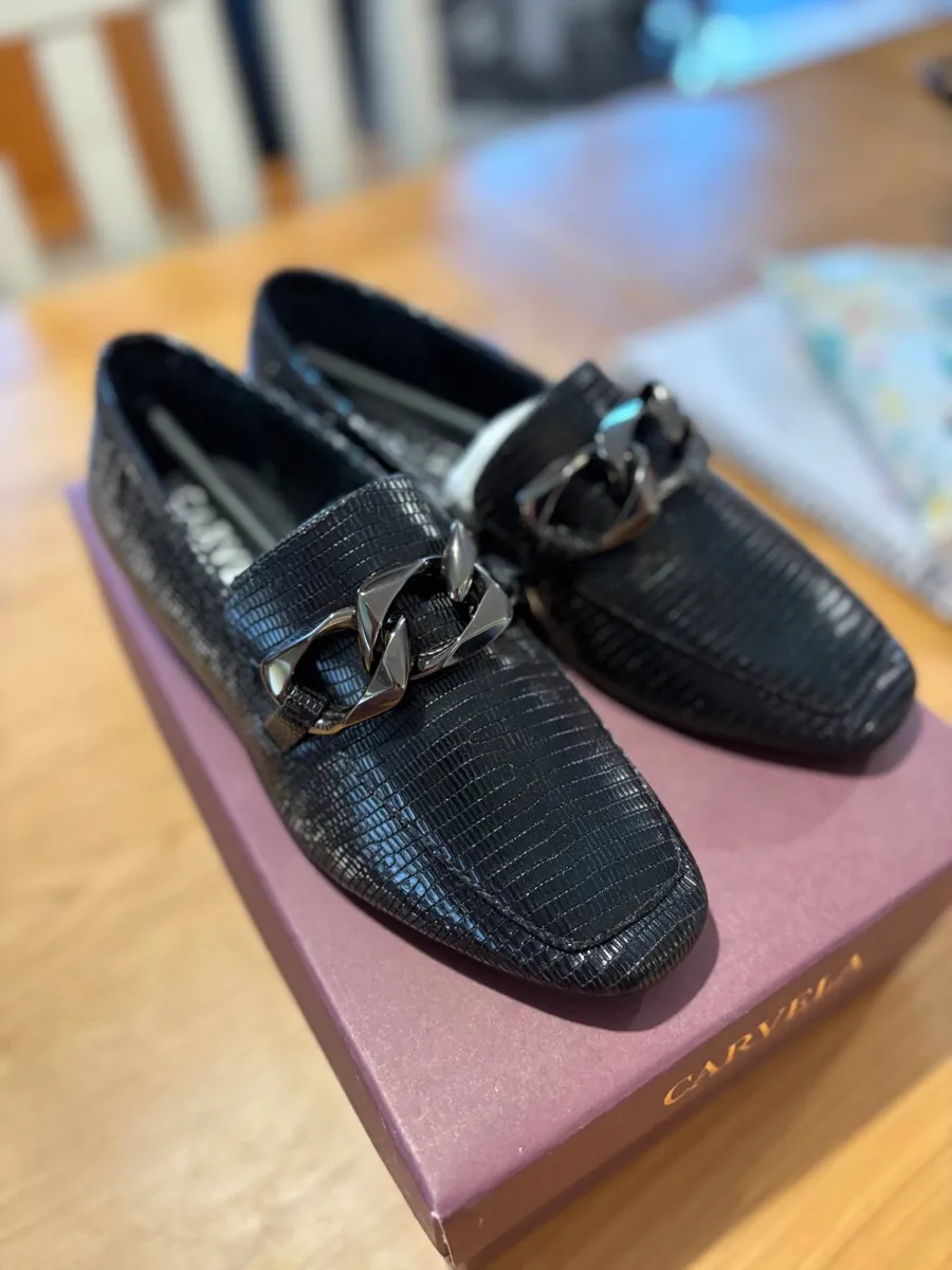 Beautiful designer shoes - Image 4