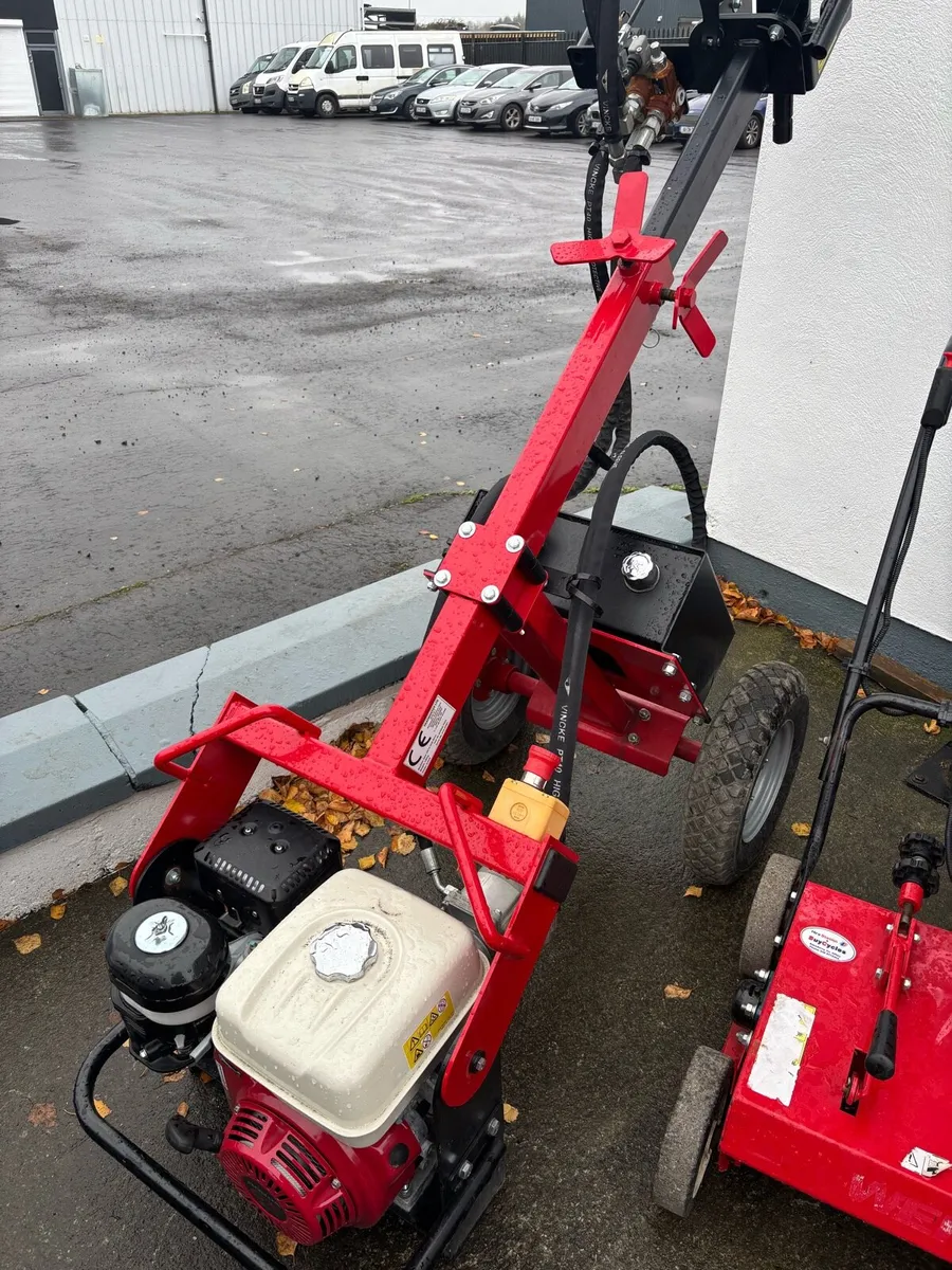 Hydraulic auger - Image 1