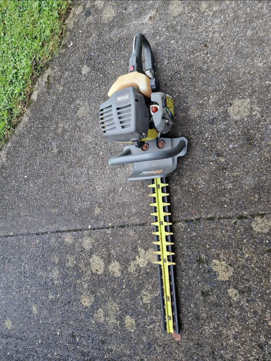RYOBI Petrol Hedge Trimmer - Image 1