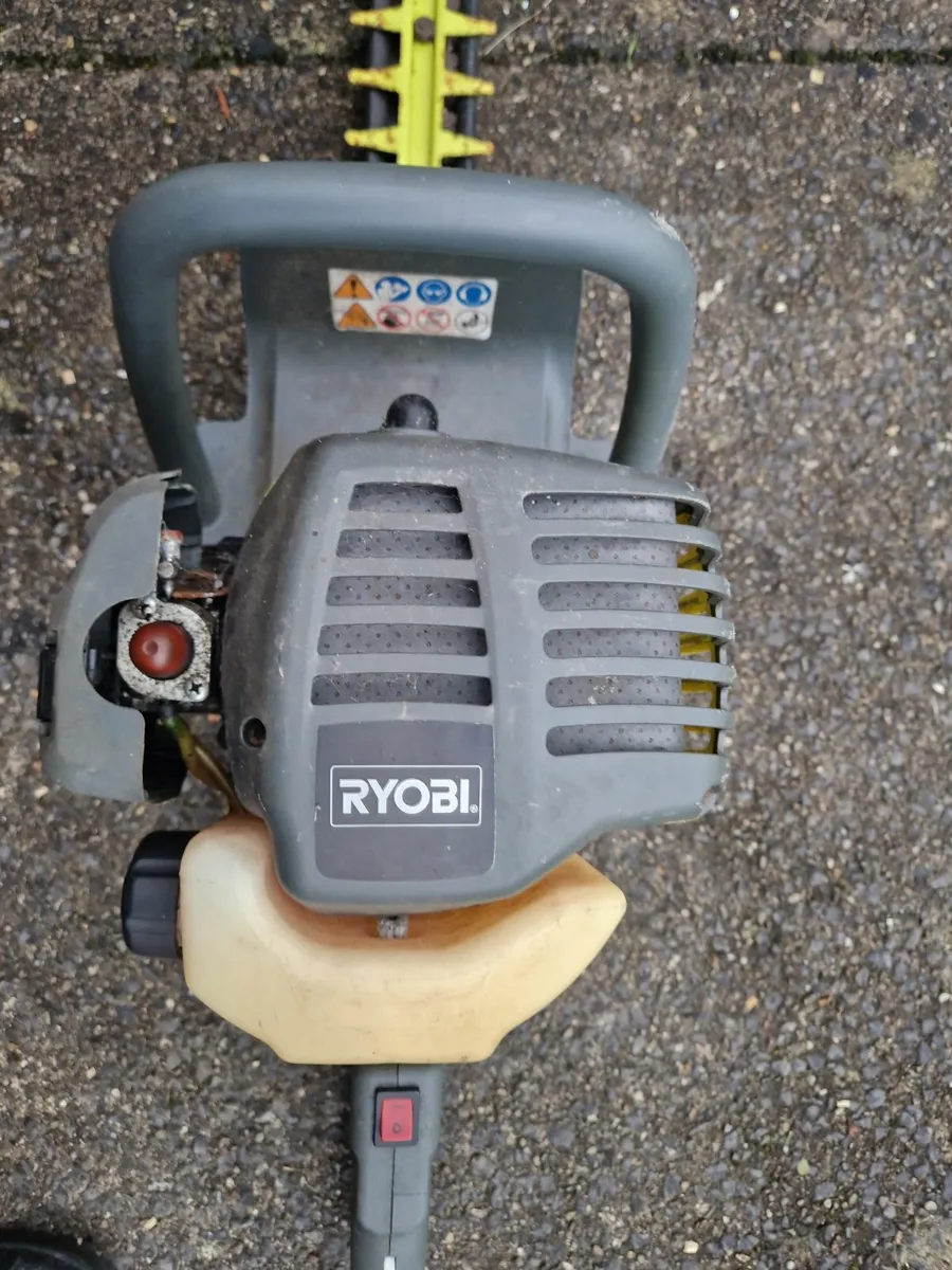 RYOBI Petrol Hedge Trimmer - Image 3