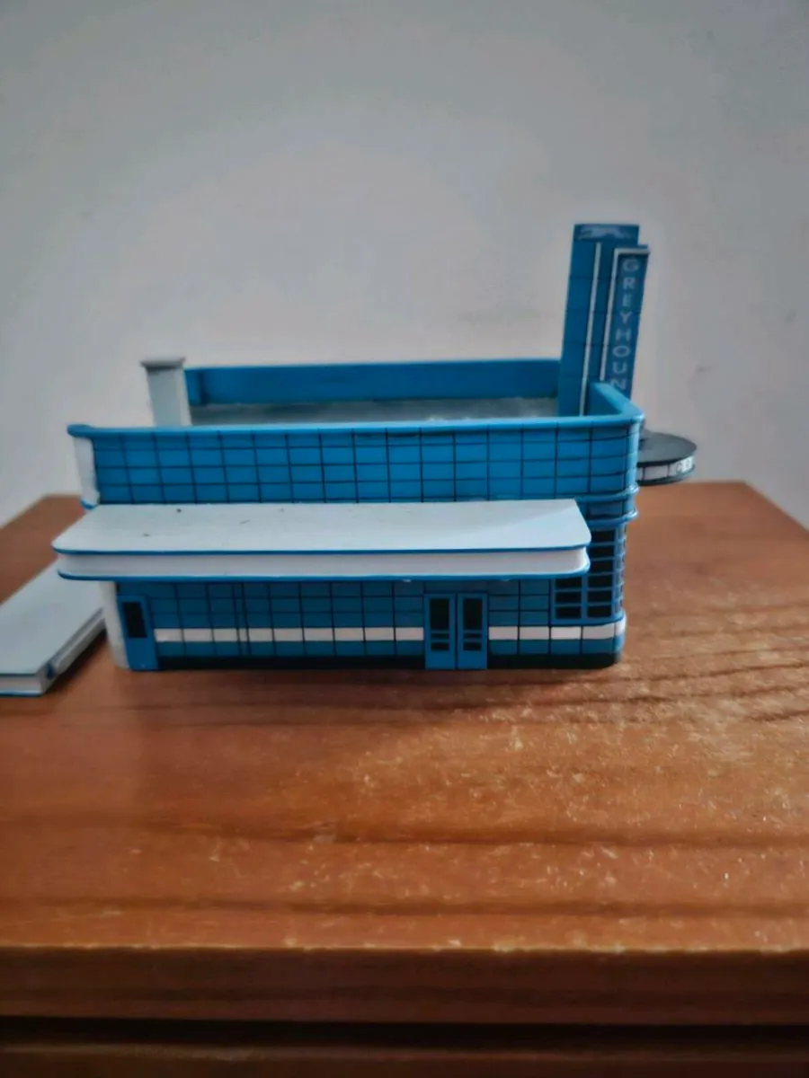 Corgi Resin Bus Station - Image 2