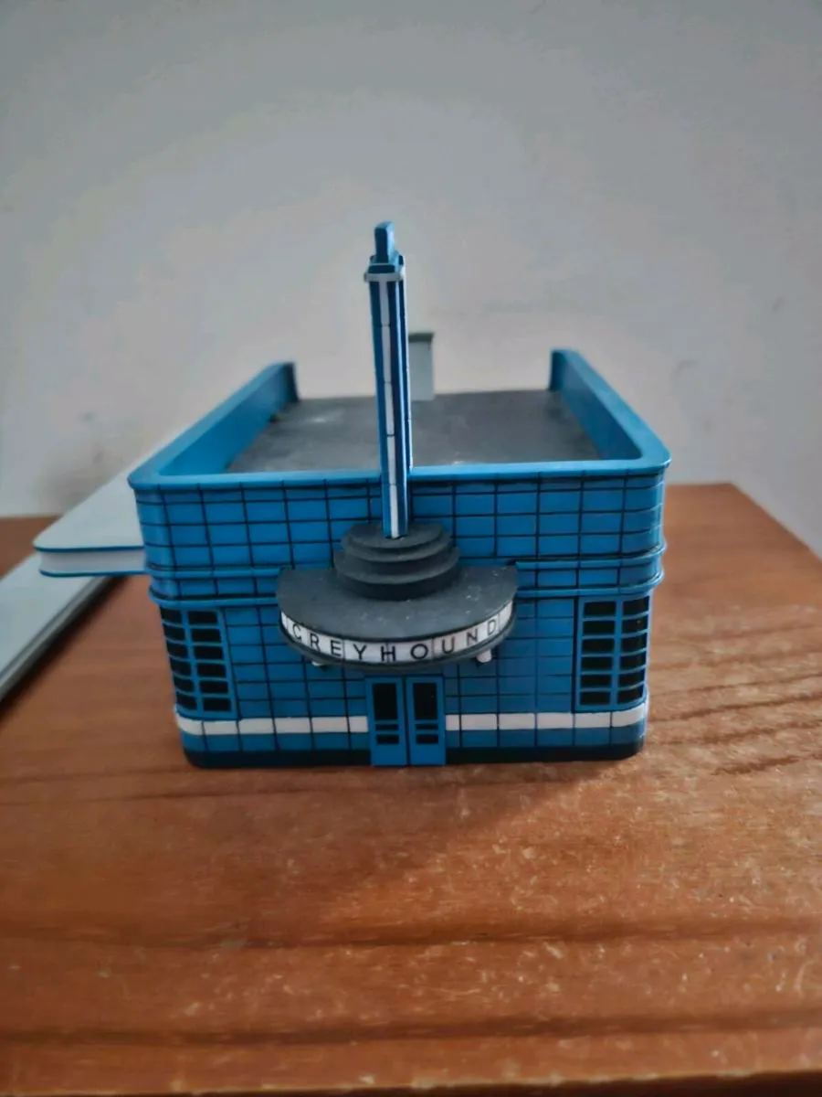 Corgi Resin Bus Station - Image 3