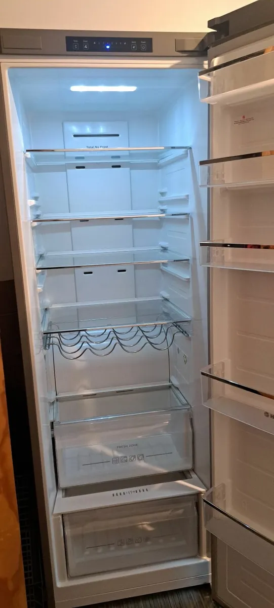 Hoover Grey freestanding grey Fridge - Image 2