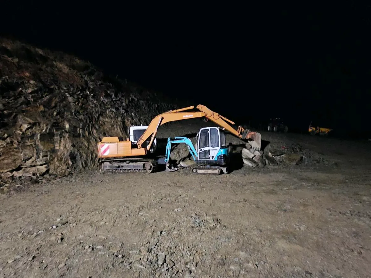 Hitachi fh130-3 - Image 1