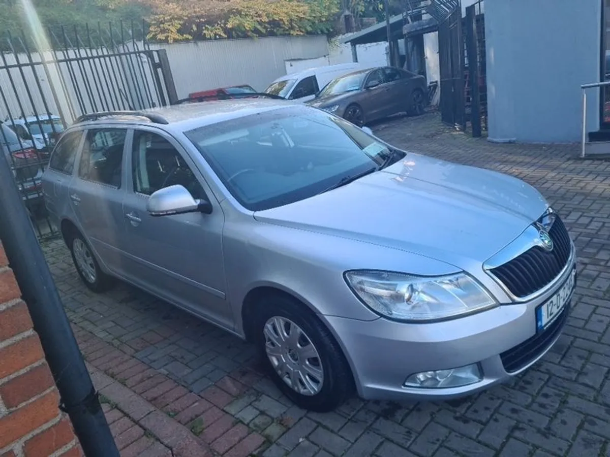 2012 Skoda Octavia - Image 2