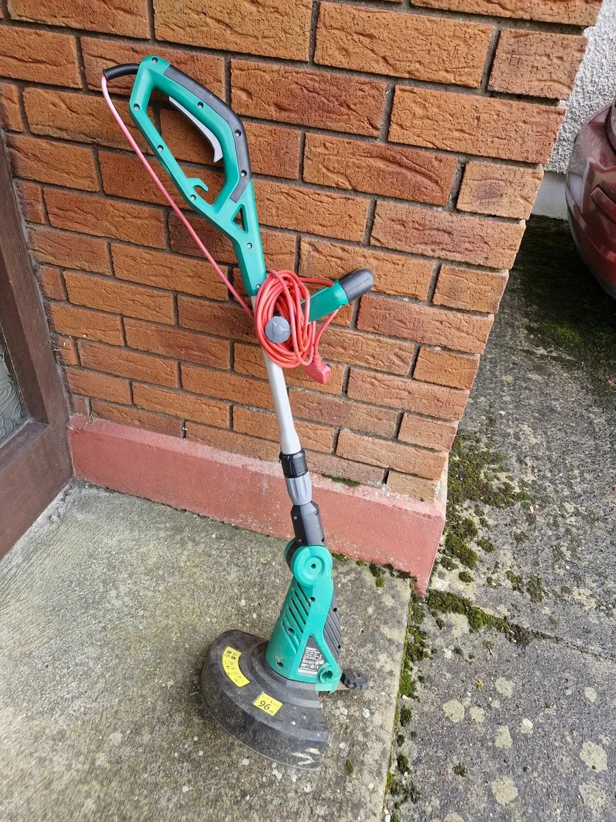 FERREX XYZ582 Lawn Strimmer 450W Excellent conditi - Image 1