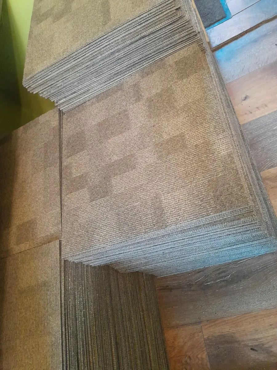 carpet tiles - Image 1