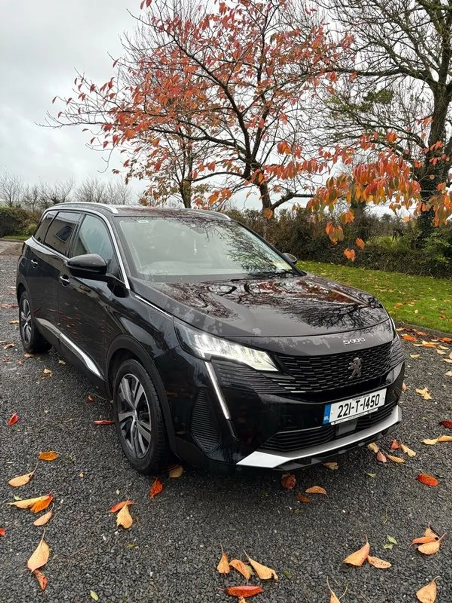 2022 Peugeot 5008 - Image 2