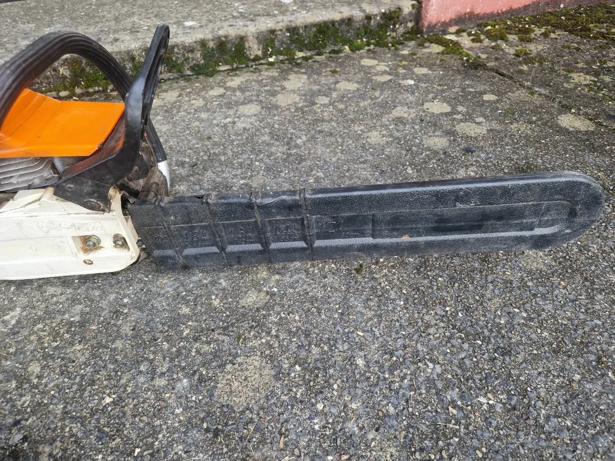 Petrol 20 inch Chainsaw, All is in great condition - Image 4