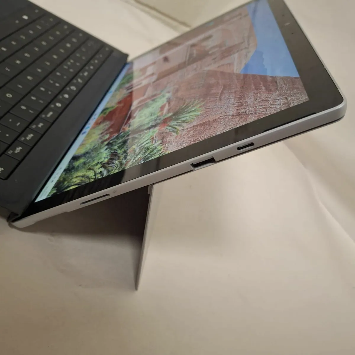 Microsoft Surface Pro 7 i5 10th Gen (1035G4) | 8GB - Image 3