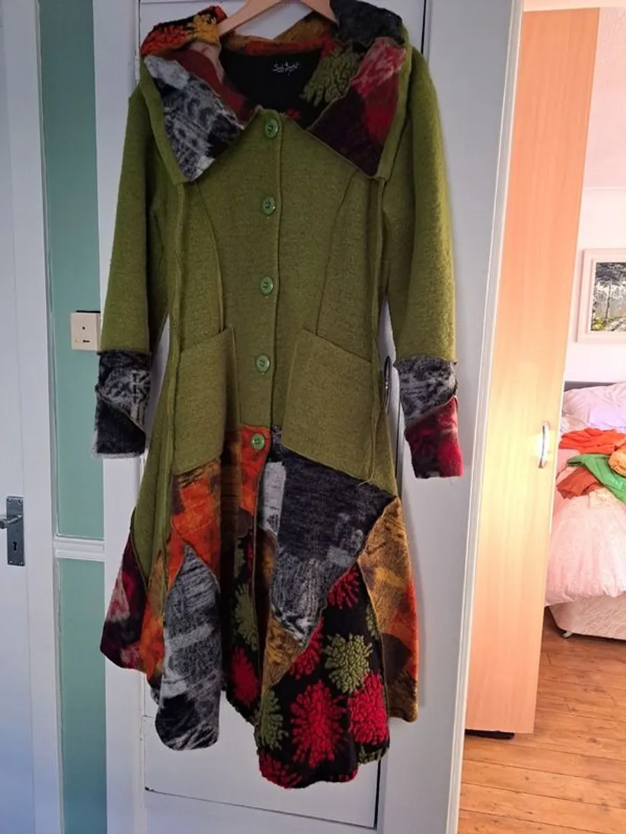 Ladies coats - Image 3