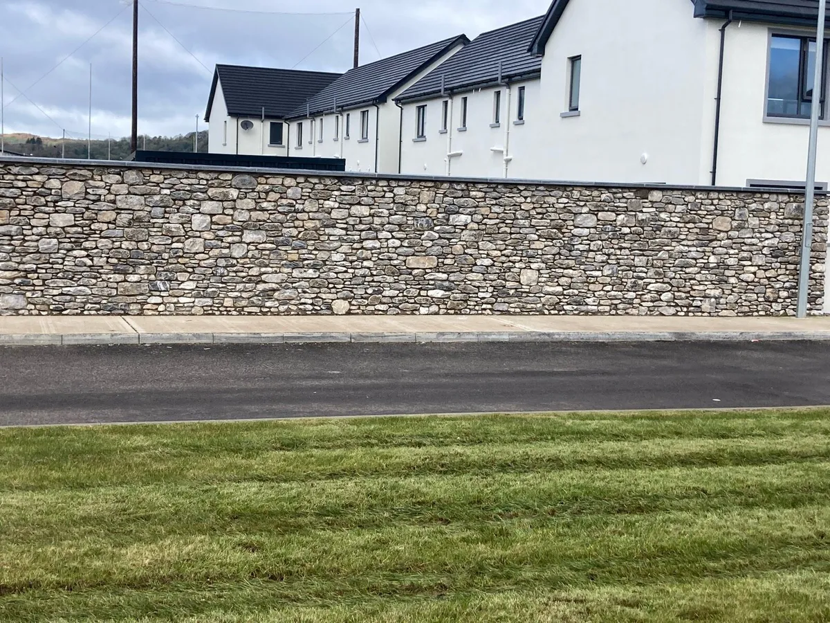 Reclaimed limestone - Image 2