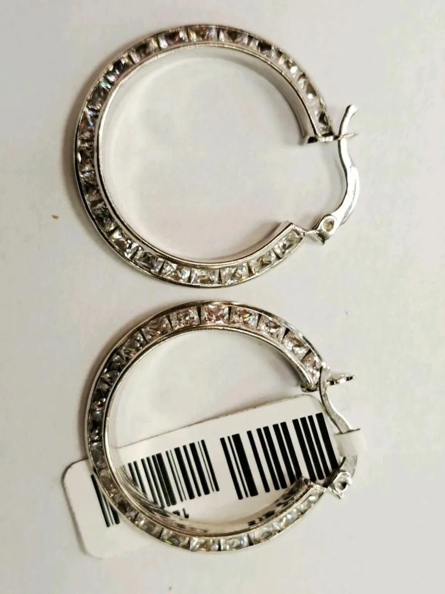 9K White Gold Earrings 9CT - Image 1