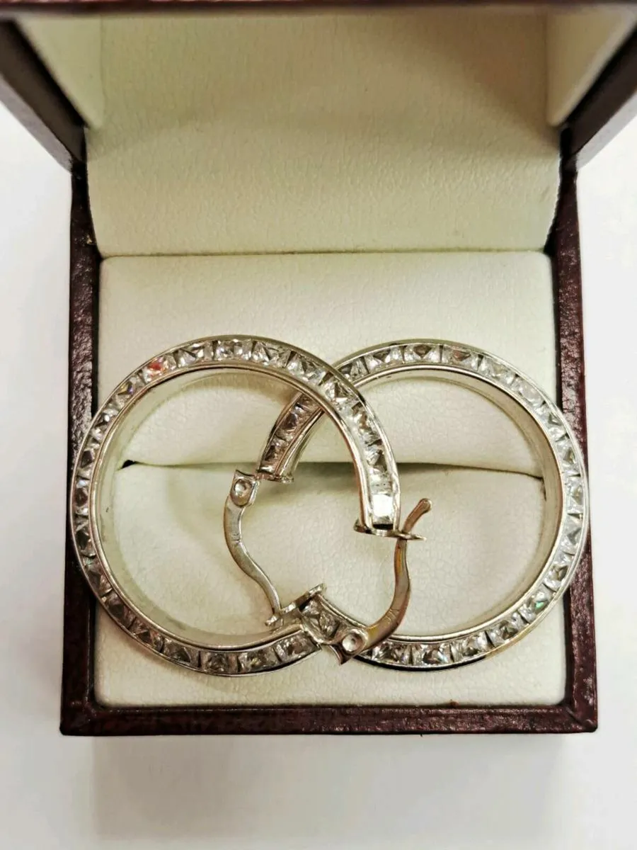 9K White Gold Earrings 9CT - Image 2