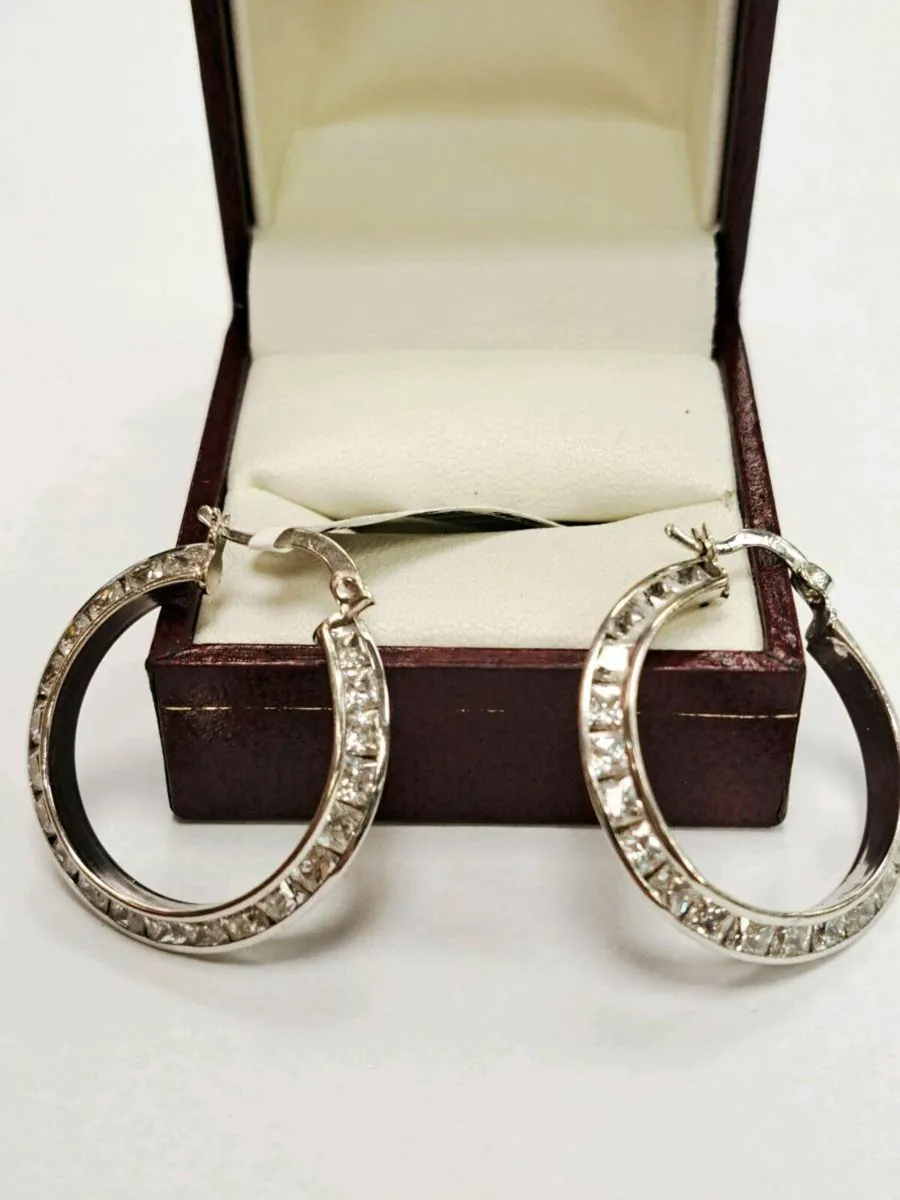 9K White Gold Earrings 9CT - Image 3