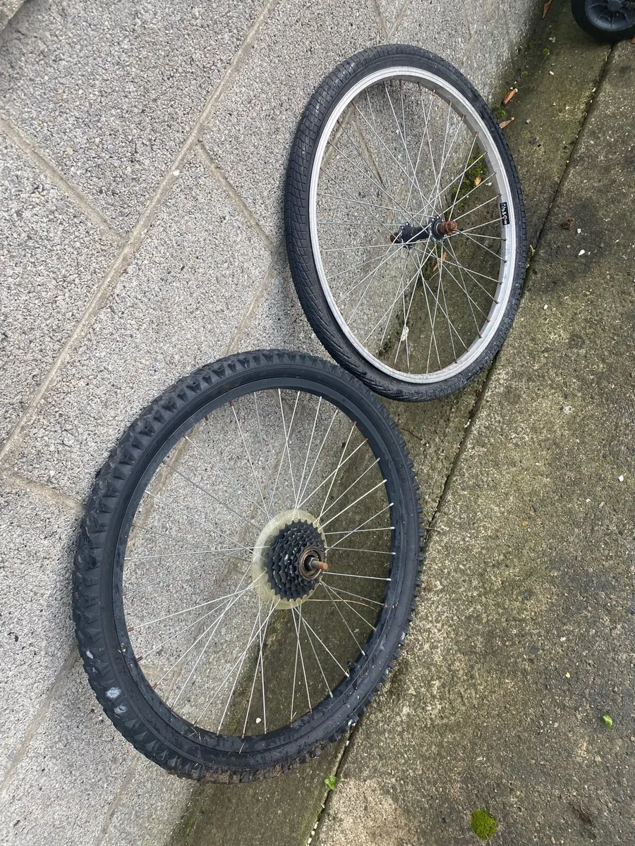 24 inch wheels front and back - Image 1