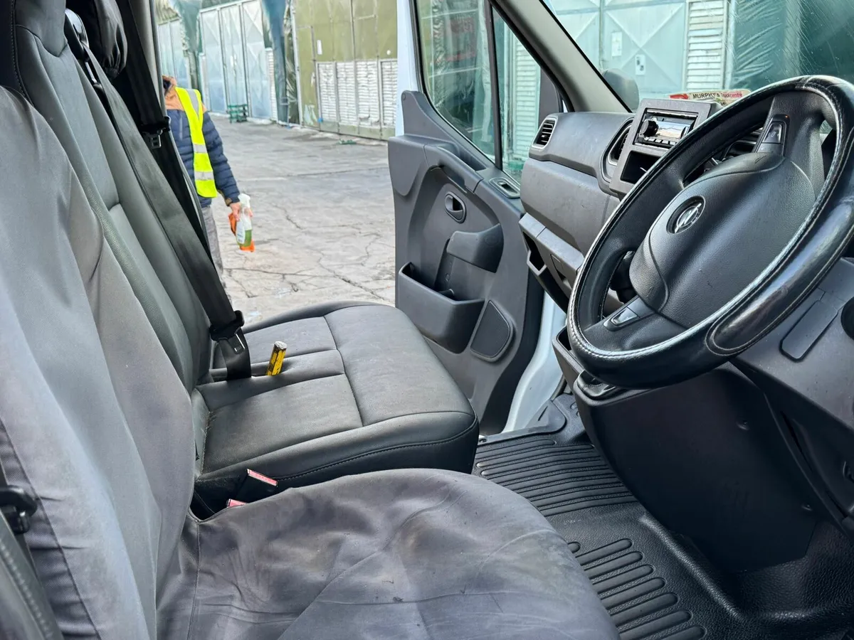 Refrigerated Opel Movano van - Image 2