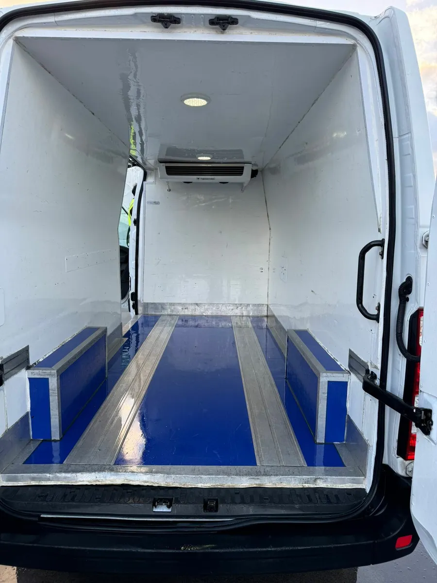 Refrigerated Opel Movano van - Image 3