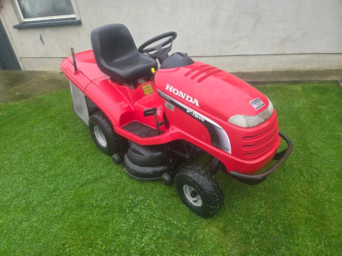 17 hp honda lawnmower for sale - Image 1