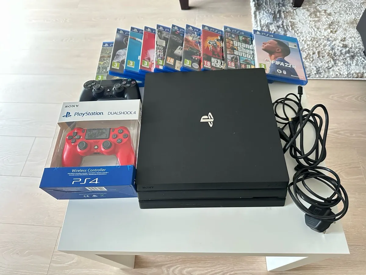 PS 4 Pro 1 TB / Games - Image 1