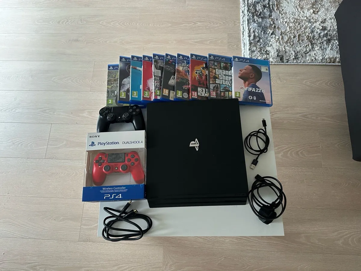 PS 4 Pro 1 TB / Games - Image 3