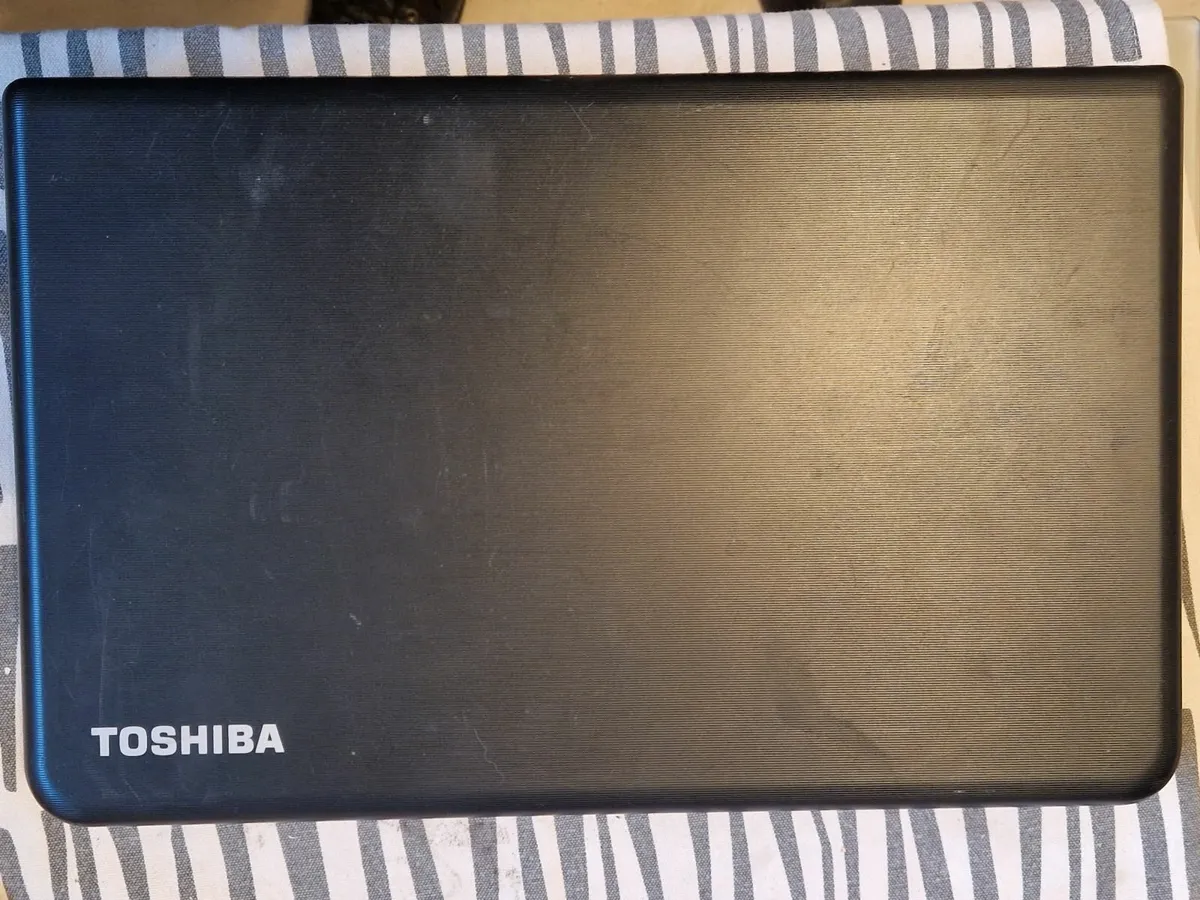 Toshiba Satellite C50-A-1DV, Windows 10, 8GB Ram, - Image 4