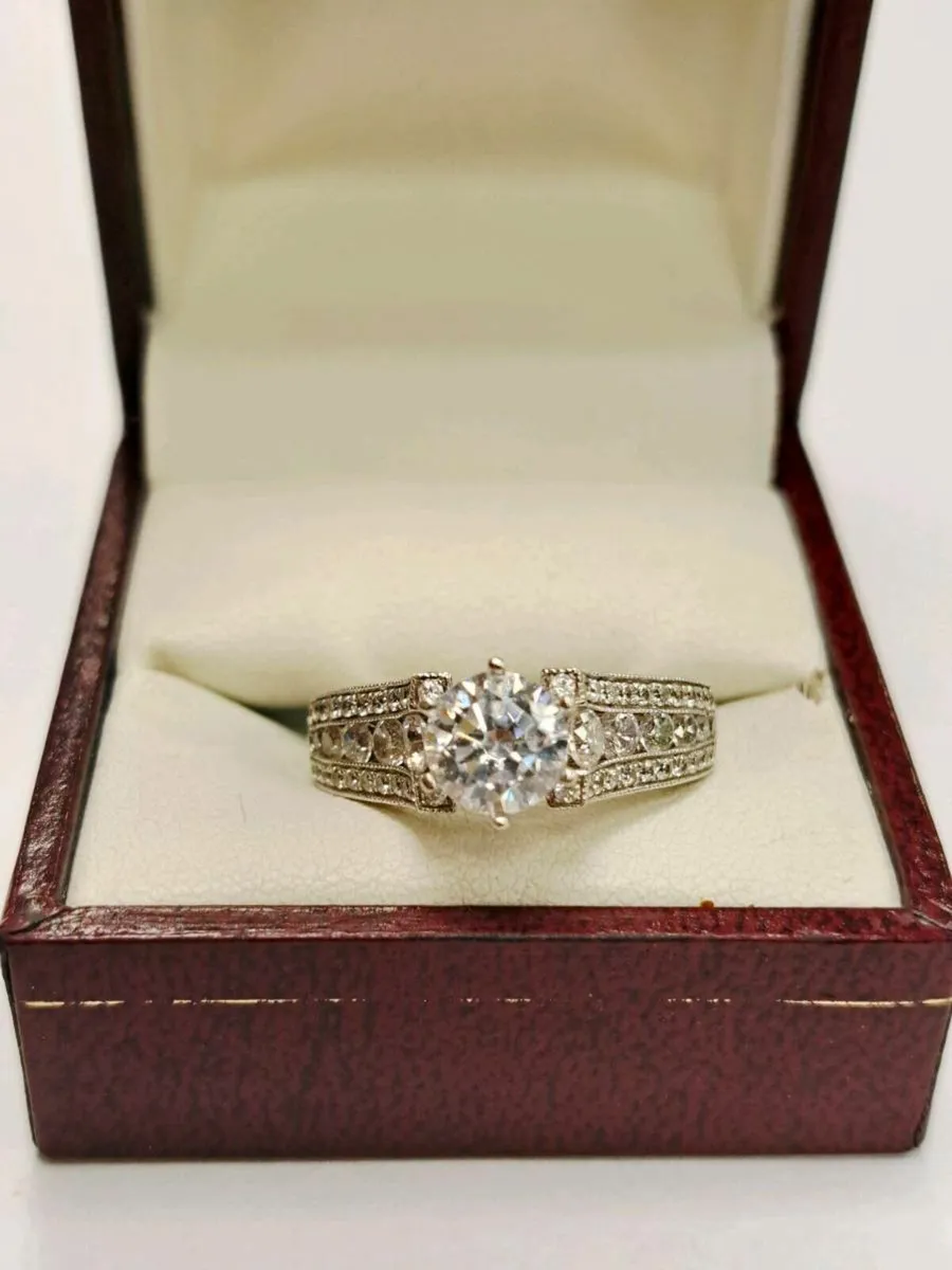 18K White Gold Ring 18CT - Image 1