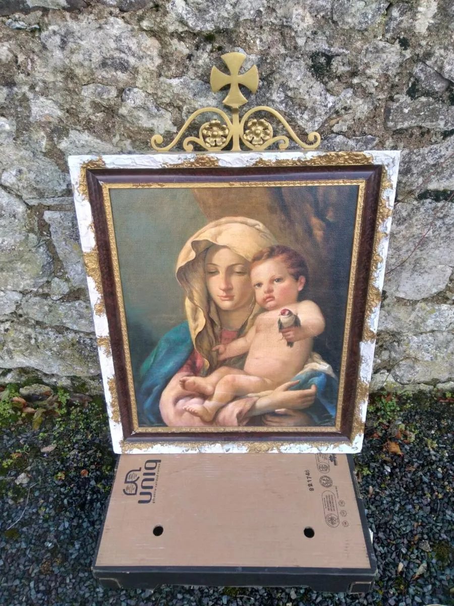 Madonna and Child Oil on Canvas Price €520 - Image 4