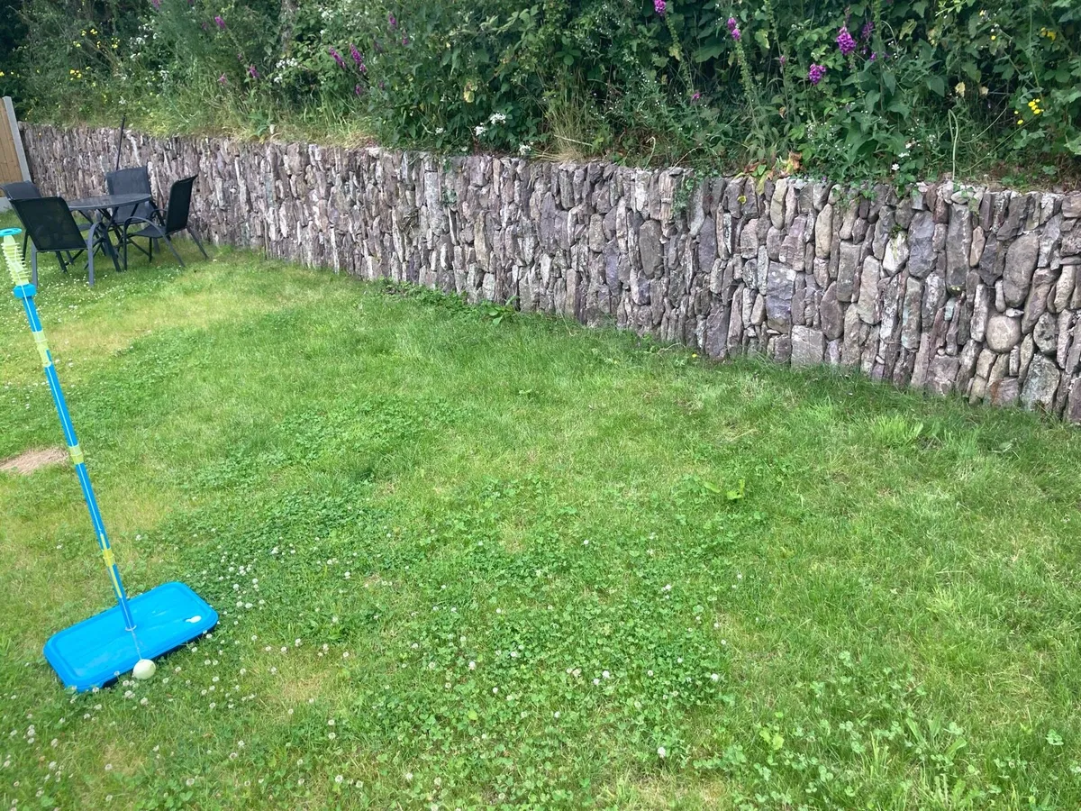 Reclaimed red sandstone - Image 2