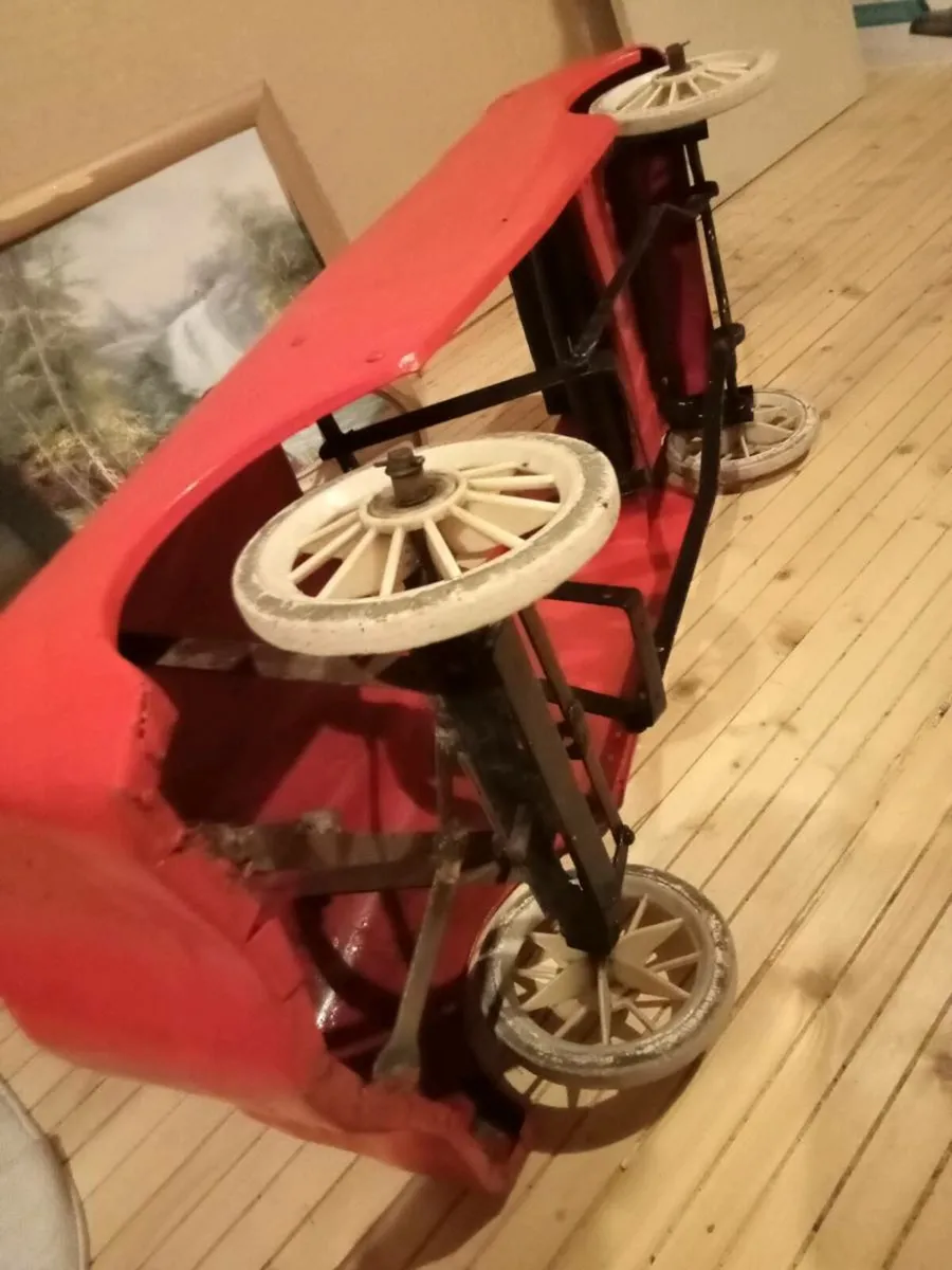 Old pedal car - Image 4