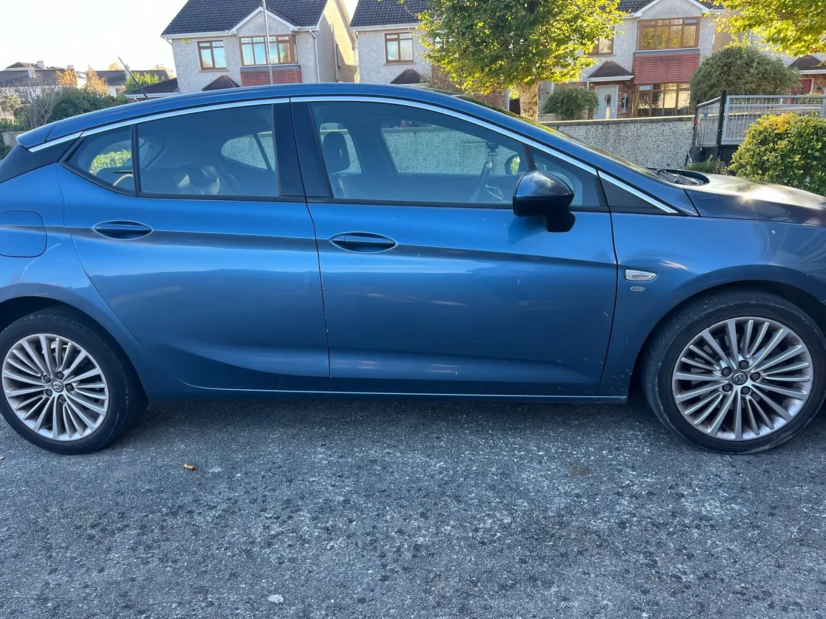 Opel Astra ‘Elite’ 1.6 Diesel - Image 4