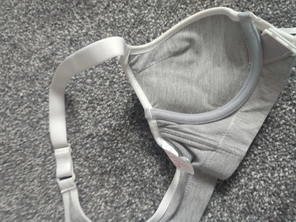 sport bra size 32a new - Image 2